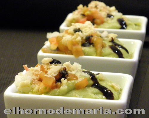 Aperitivo de Aguacate y Crema de Módena al Limón