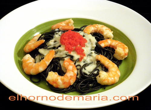 Espaguetis Negros con Langostinos y Salsa de Gorgonzola