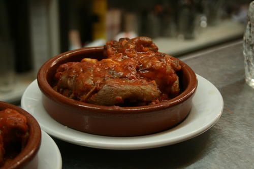 Manitas de cerdo en Salsa