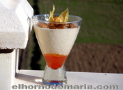 Mousse de Plátano con Gelatina de Naranja y Crujiente de Galleta