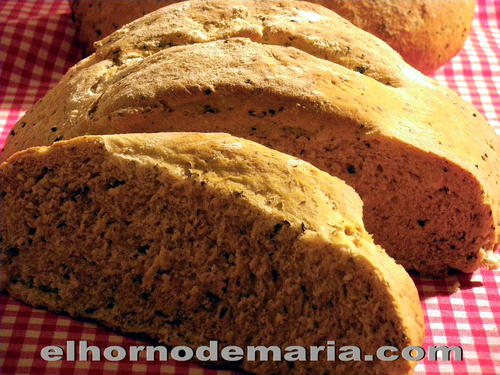 Pan con Aceitunas Negras