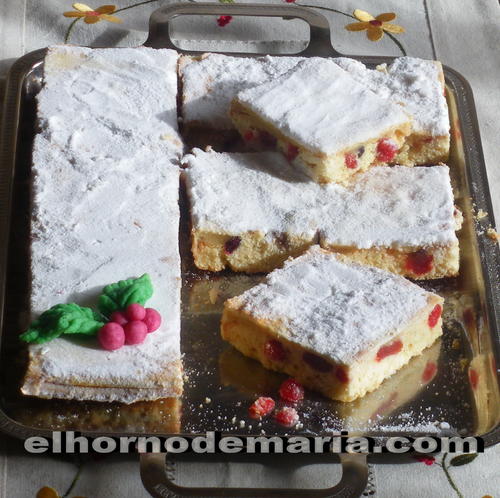 Pastelillos Rellenos de Frutos Rojos y Crema Avainillada