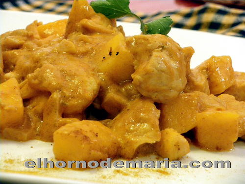 Pollo al Curry con Salsa de Coco y Mango